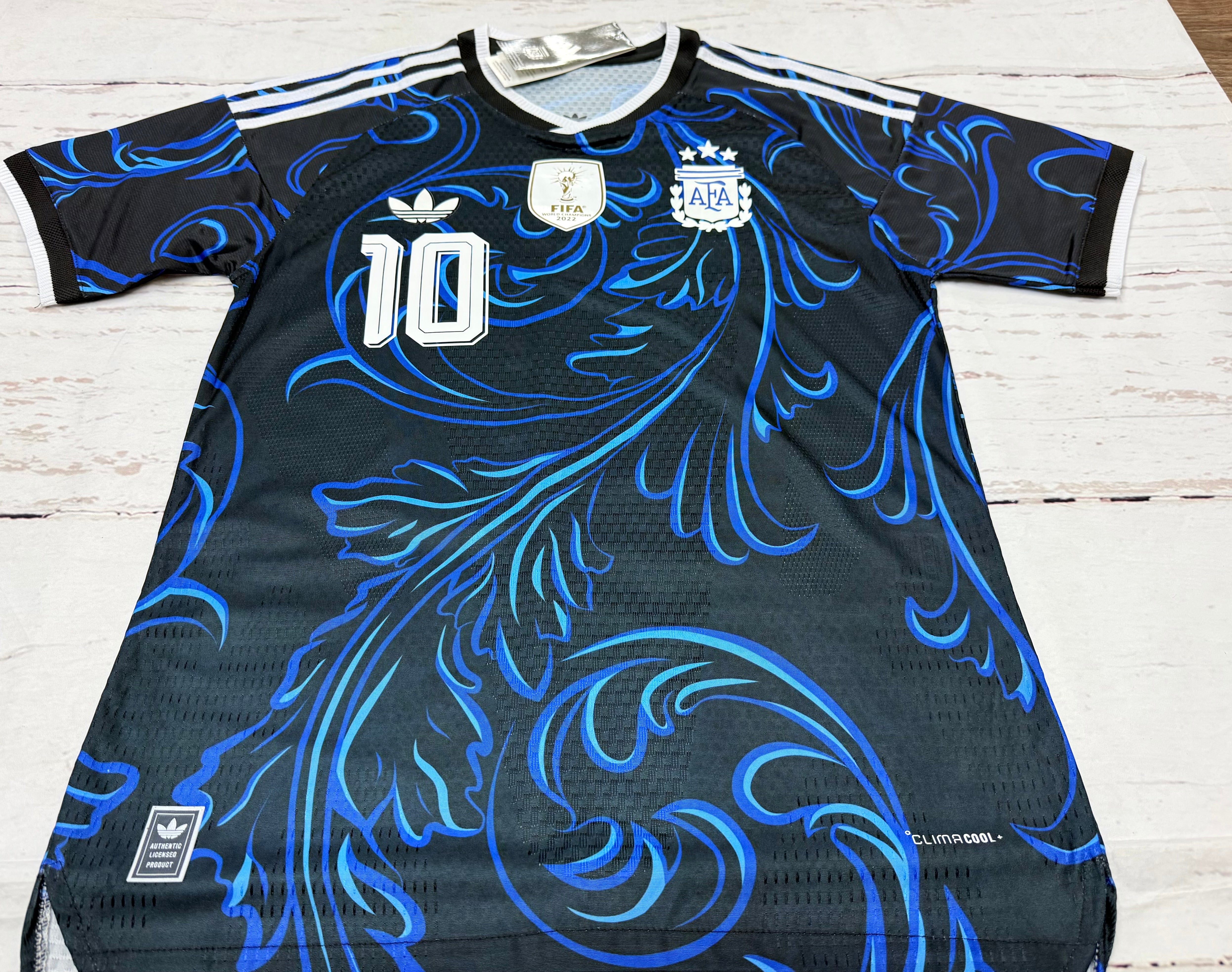 ADULT Messi 26’ Argentina Away (Players Version) Jersey