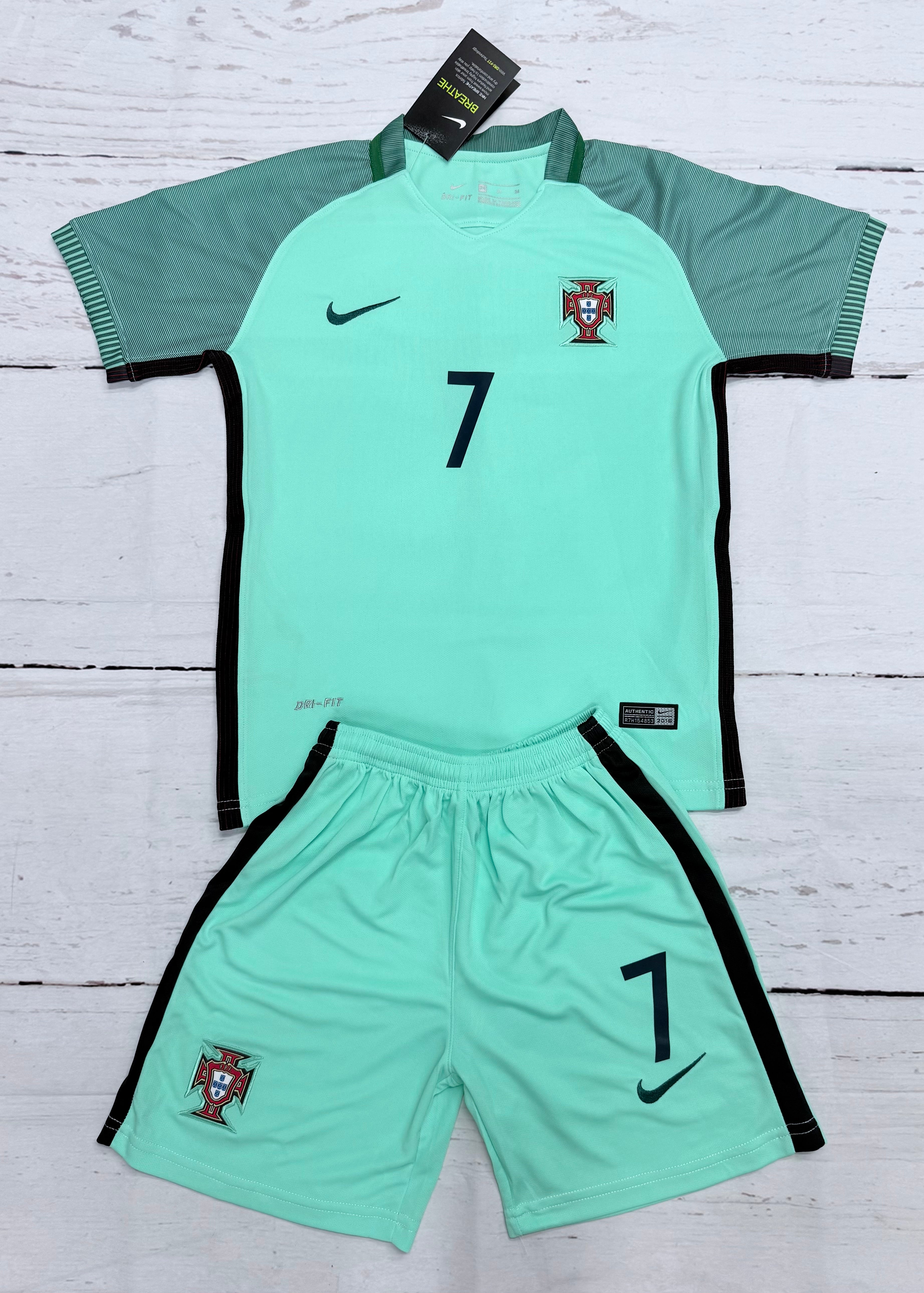 Youth Ronaldo Retro Jersey Portugal Kit (Jersey+Shorts)