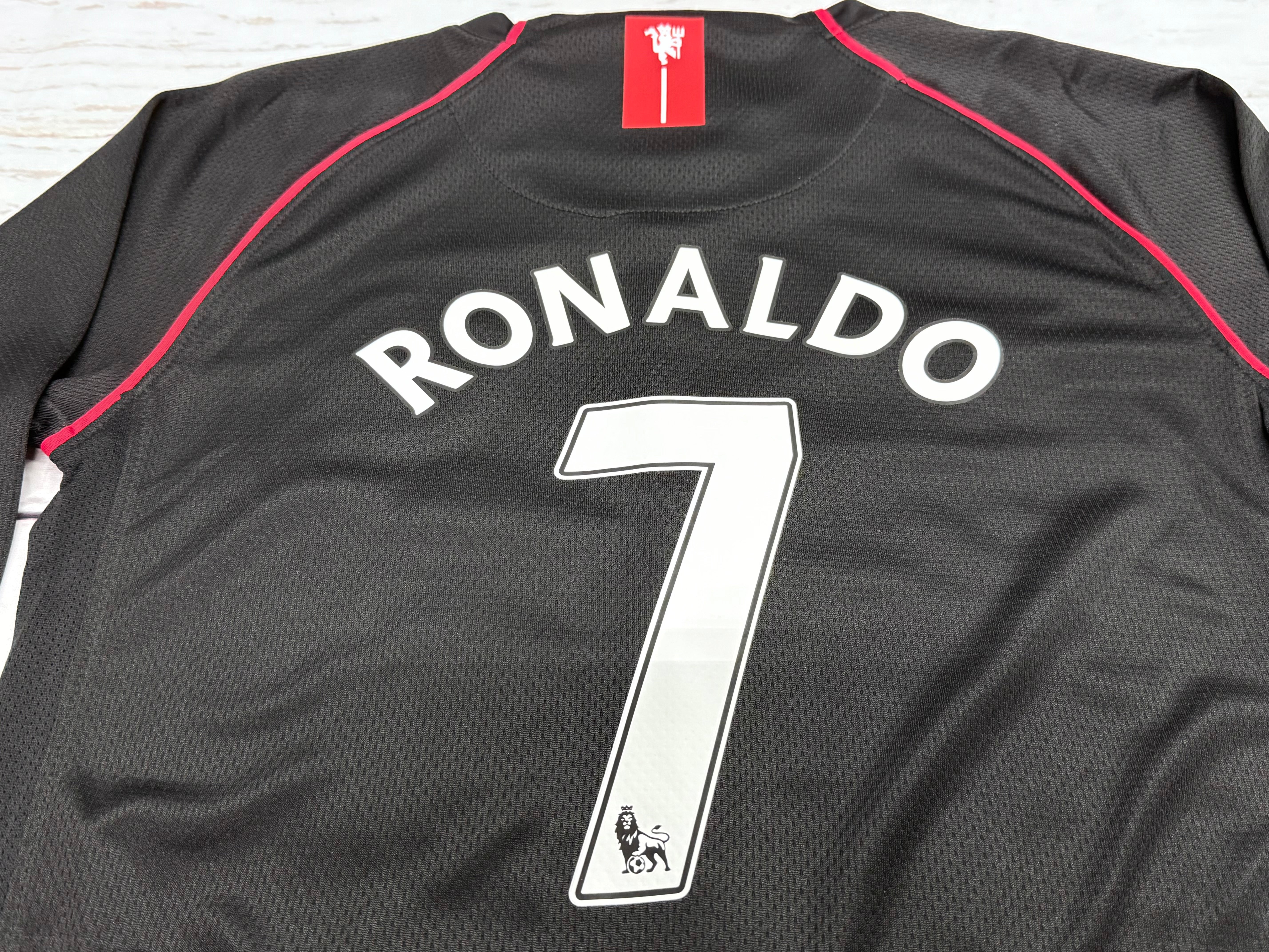 Youth Ronaldo Retro Jersey Black Long Sleeve Manchester United Kit (Jersey+Shorts)