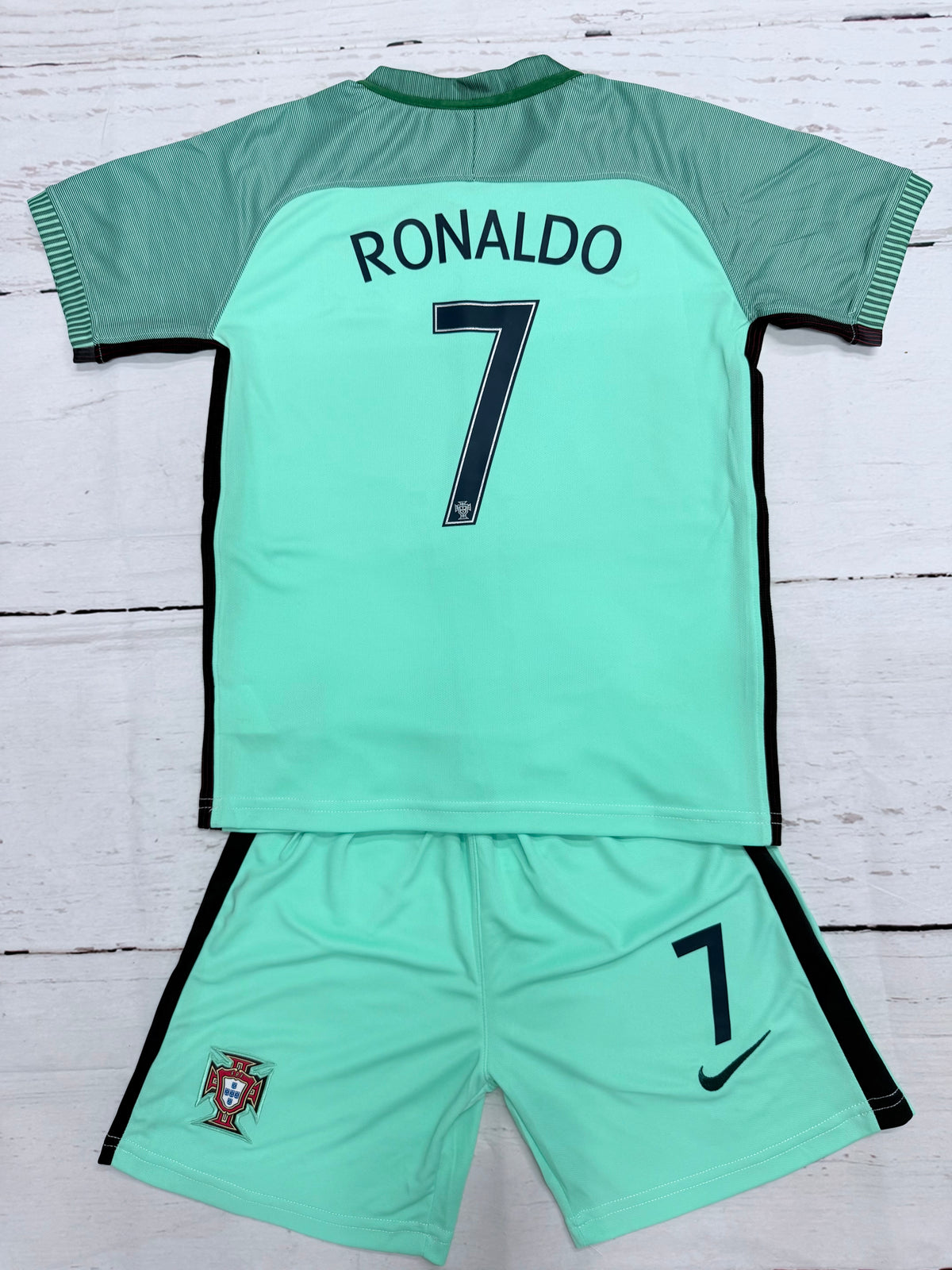 Youth Ronaldo Retro Jersey Portugal Kit (Jersey+Shorts)
